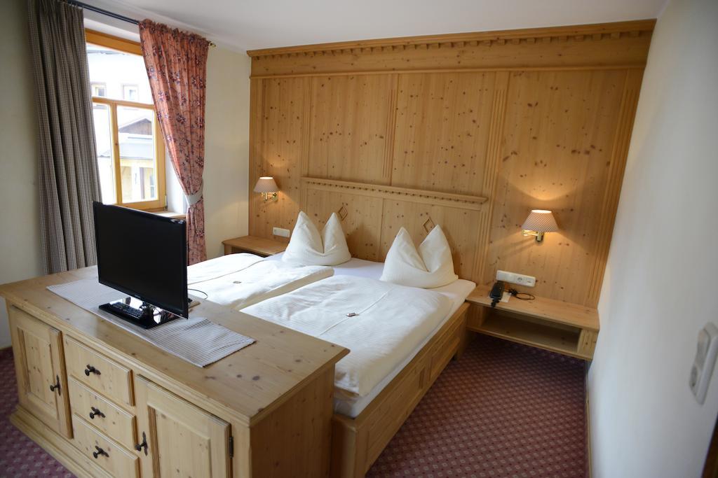 Alpengasthof Zur Post Schattwald Room photo